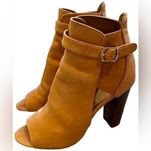 Vince Camuto Booties Peep Toe Ankle Boots Tan Leather Block Heel Size 6.5 Boho